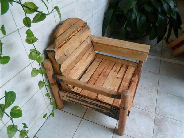 Diy Rustic Cable Spool And Pallet Chair