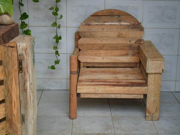 Diy Rustic Cable Spool And Pallet Chair