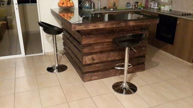 repurposed pallet drink table