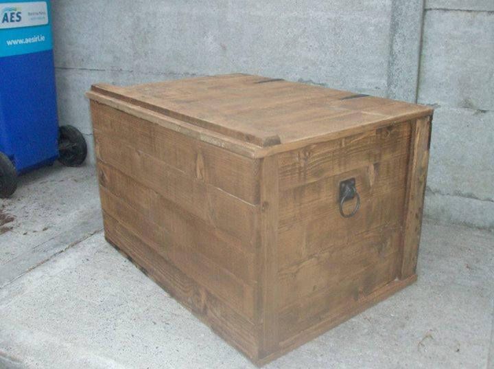 recycled pallet chest 
