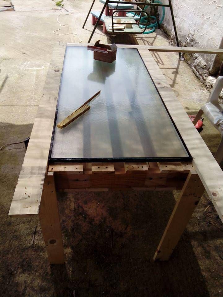 building the glass top pallet boundary