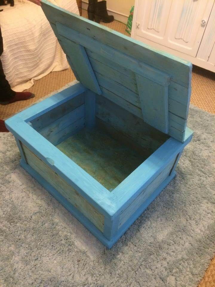 reclaimed pallet wood chest