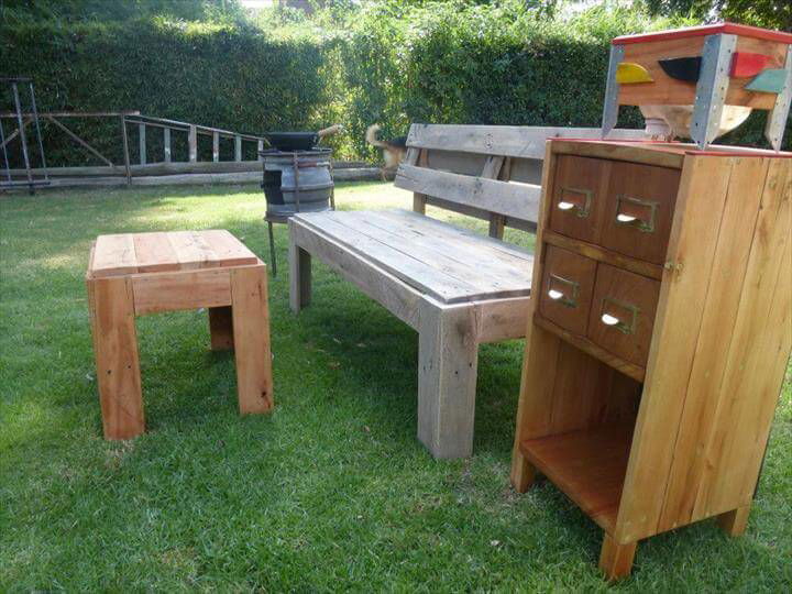 reclaimed pallet bench and coffee table