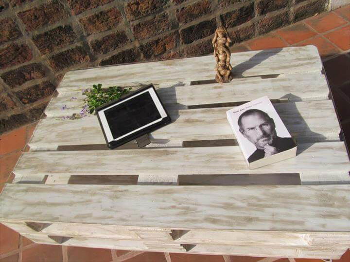 reclaimed pallet white distressed coffee table