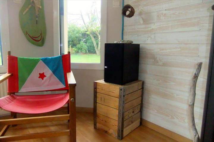 upcycled pallet and metal side table