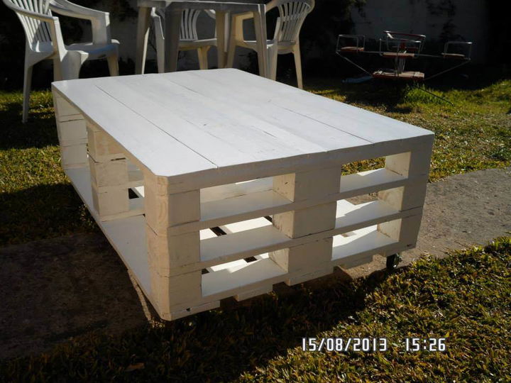 recycled pallet coffee table