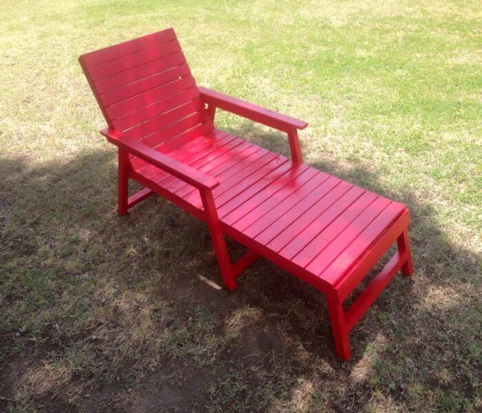 recycled pallet chair and daybed