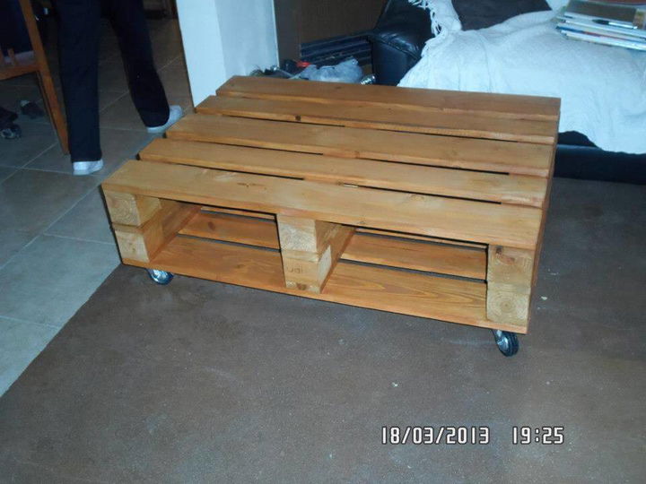 recycled pallet coffee table