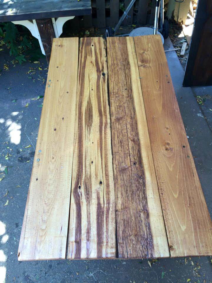 reclaimed pallet coffee table