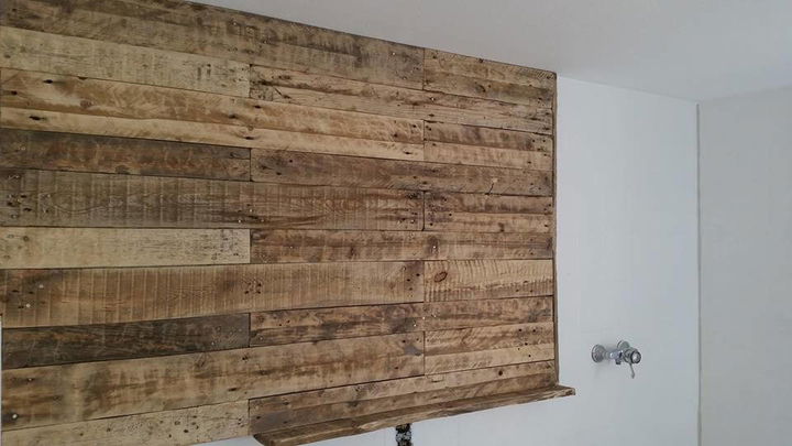 repurposed pallet wood accent bathroom wall