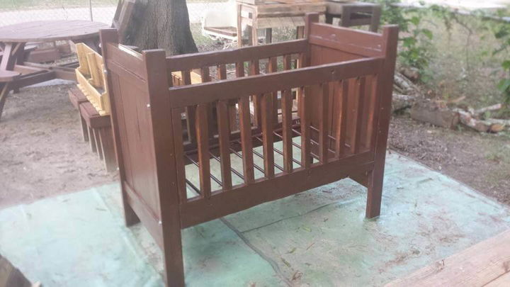 baby crib made from pallets