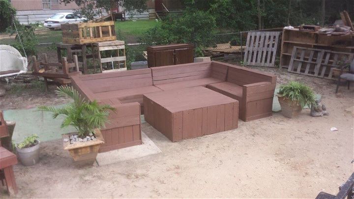 reclaimed pallet patio set