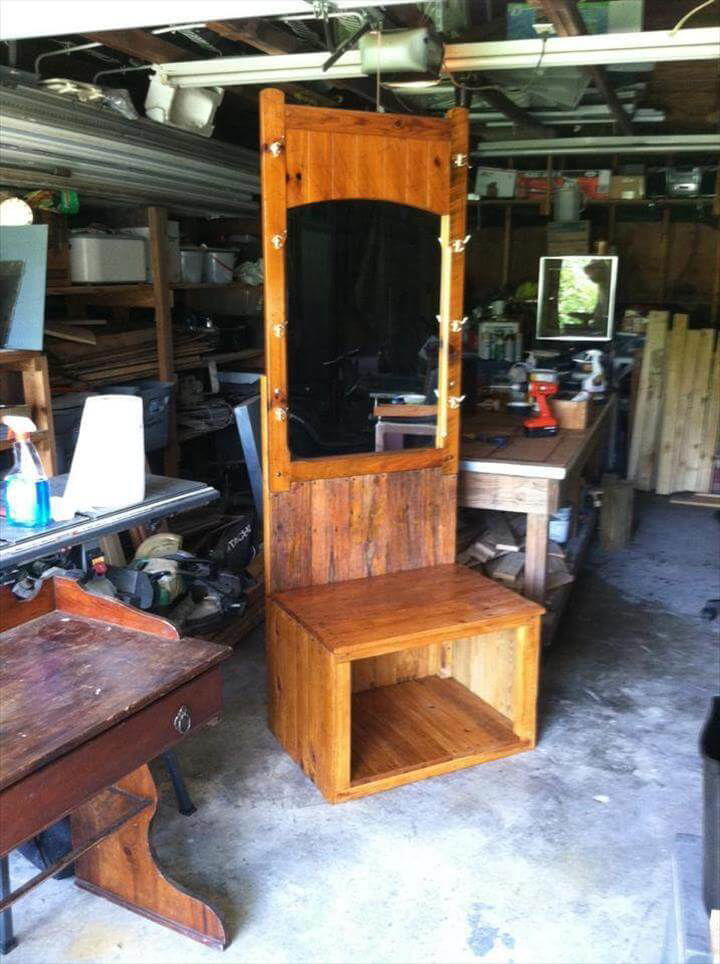 Recycled pallet dressing table