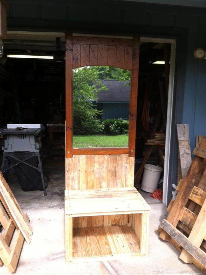 Re-purposed pallet dressing table