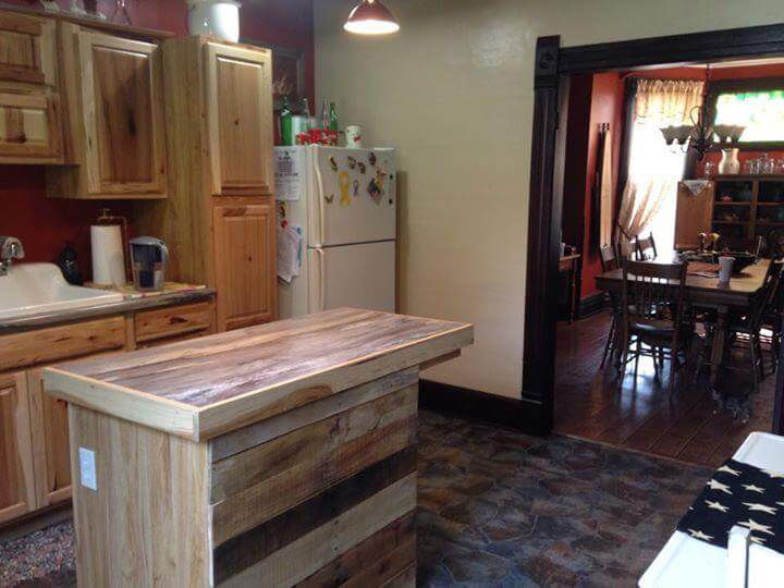 Rebuilt pallet kitchen island table