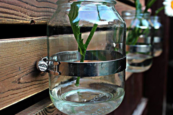 diy pallet and Mason jar wall organizer