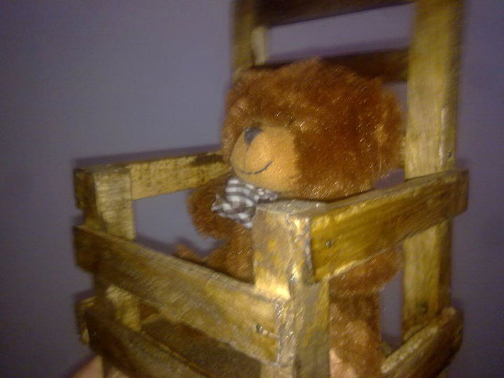 wooden pallet little chair