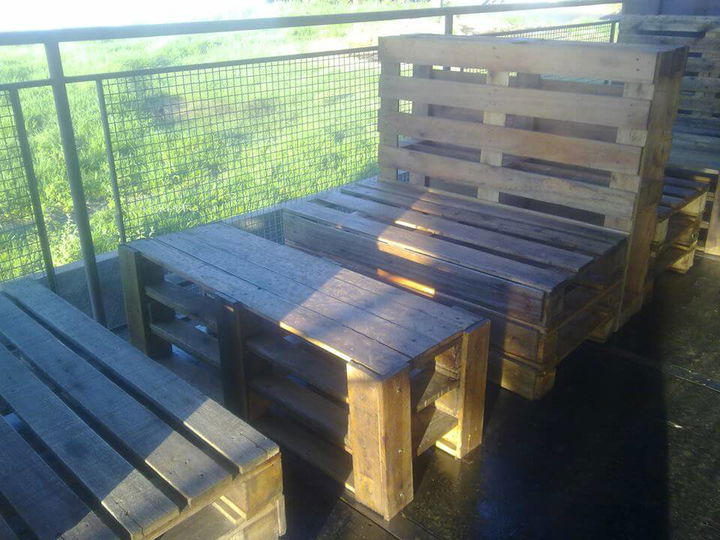 solid pallet sitting furniture plans