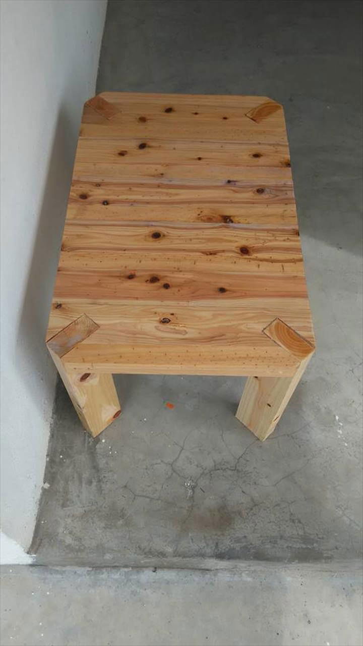 Recycled pallet coffee table