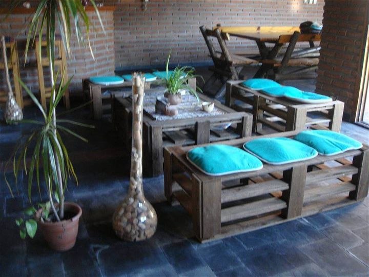 Repurposed pallet t.v lounge furniture set