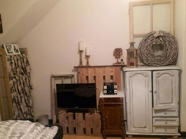 wooden pallet console table