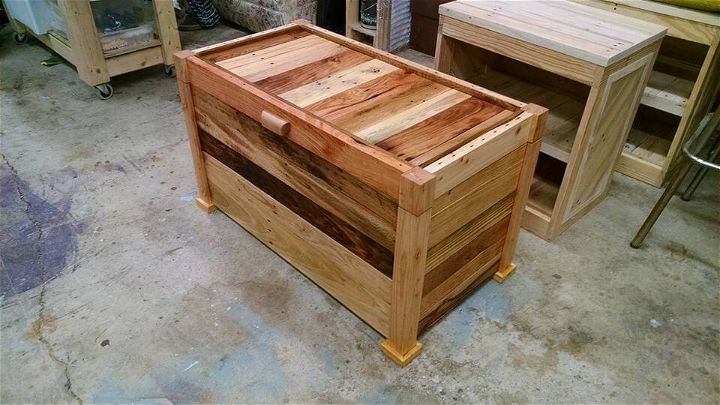 handmade wooden pallet chest