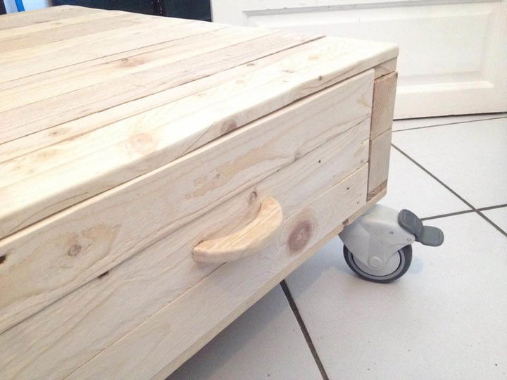 handmade wooden pallet coffee table