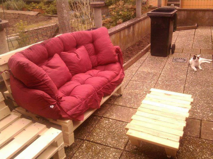 DIY Pallet Patio Sofa with Red Cushion