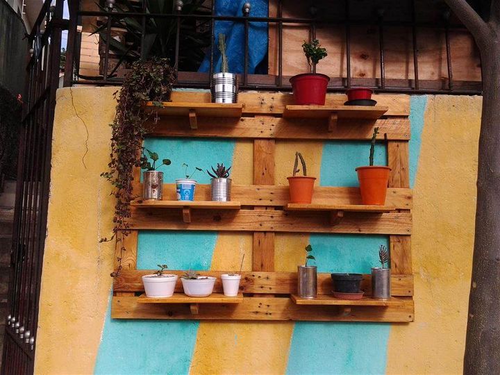 Recycled pallet garden shelving unit