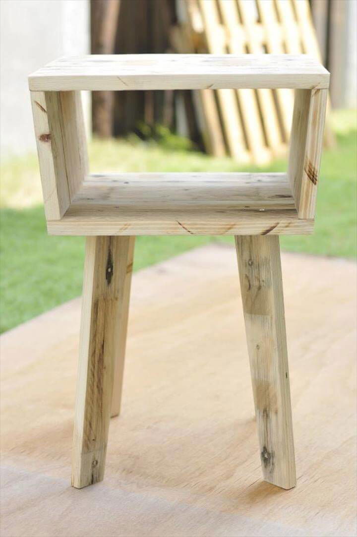 Pallet unique side table