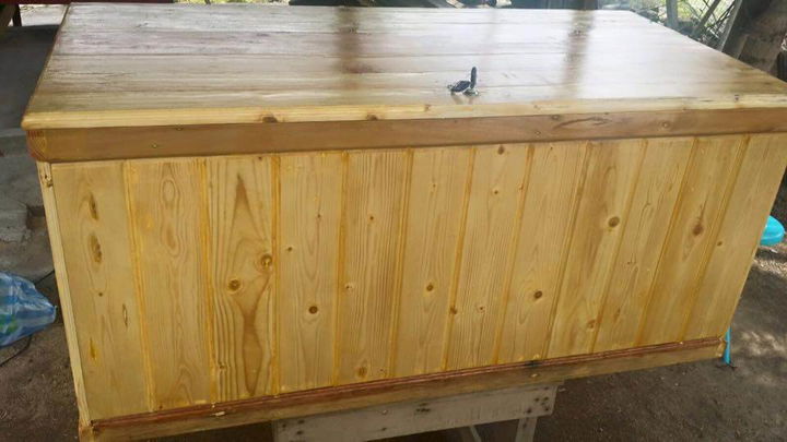 handmade wooden pallet chest