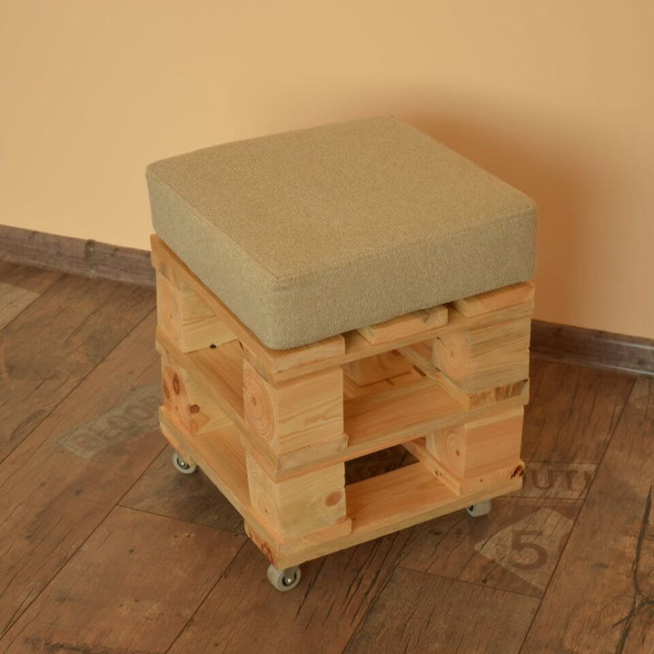 diy pallet Ottomon