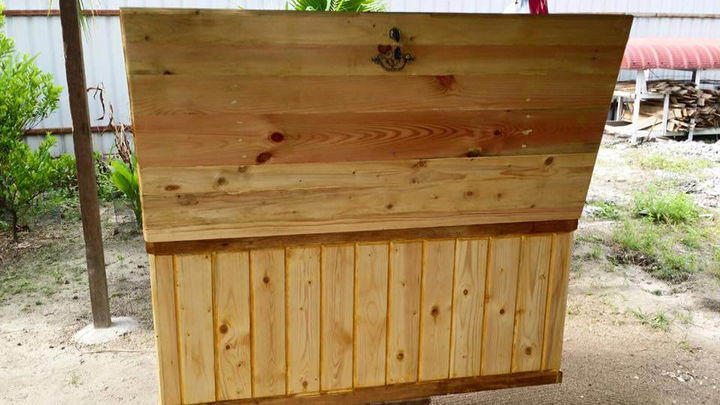 recycled pallet chest