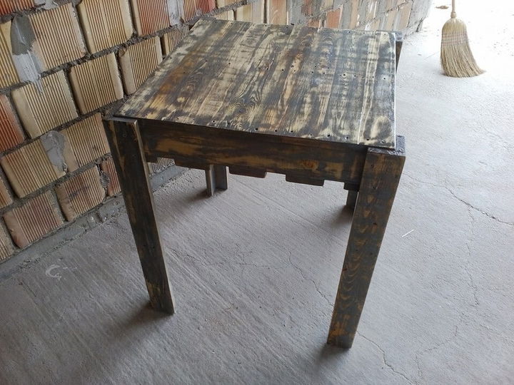 wooden pallet side table or coffee table