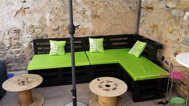 wooden pallet corner sofa with cushion
