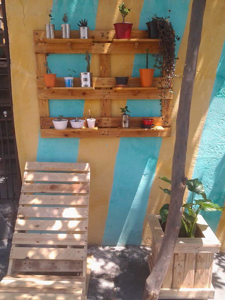 Reclaimed pallet garden shelving unit
