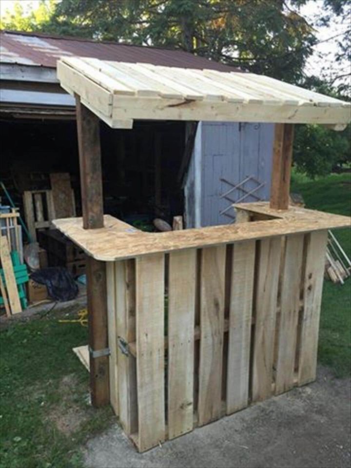 up-cycled pallet lemonade stand