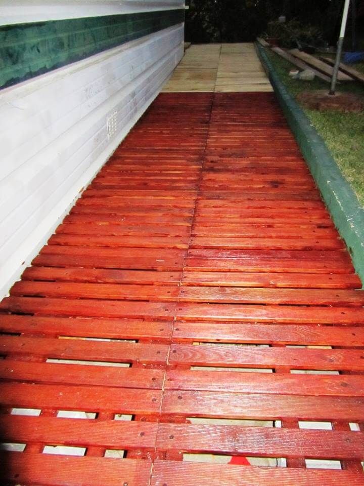 staining of pallet walkway