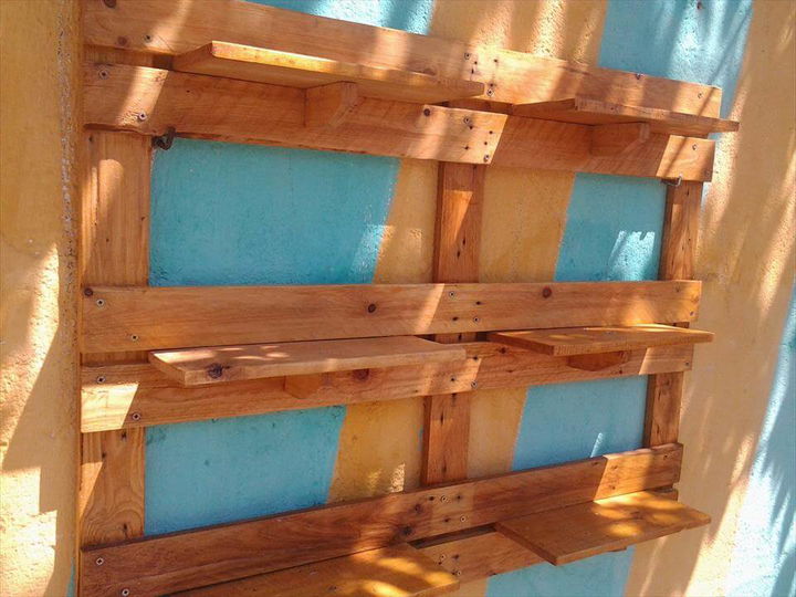 Regained pallet garden shelving unit