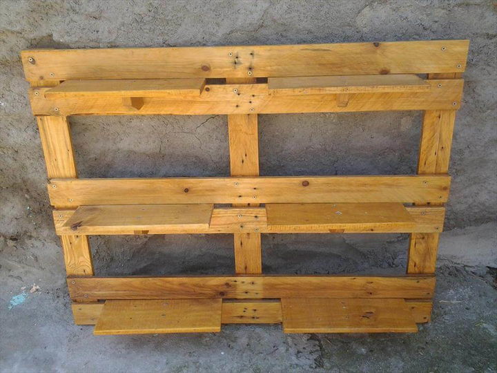 Reshaped pallet garden shelving unit