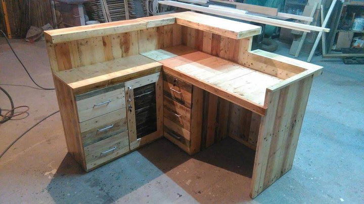 Wooden pallet office desk
