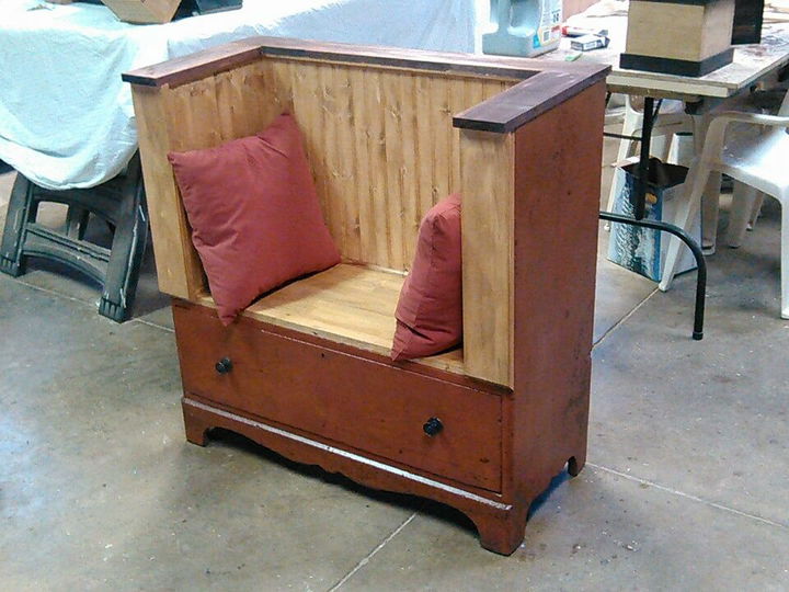 Old Dresser Turned Into Pallet Bench