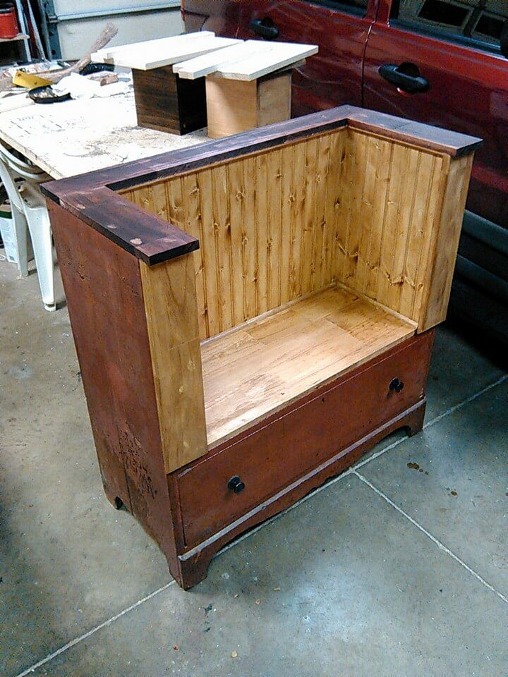 Old Dresser Turned Into Pallet Bench