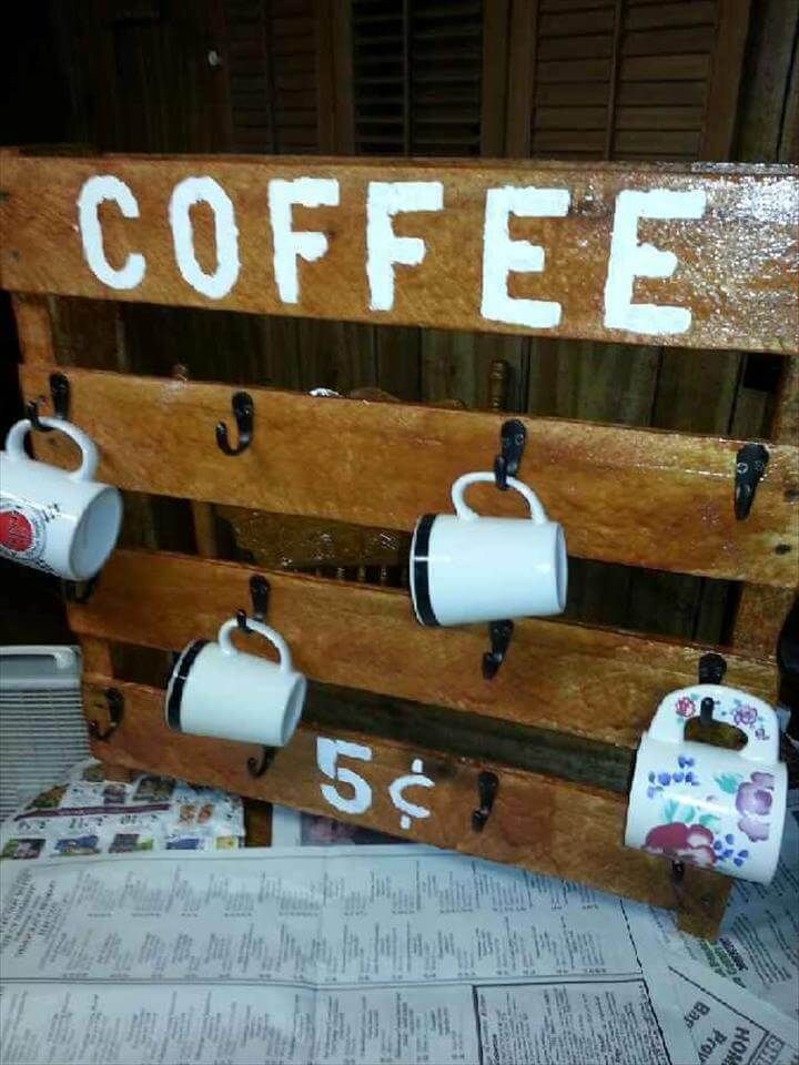 diy pallet coffee mug holder