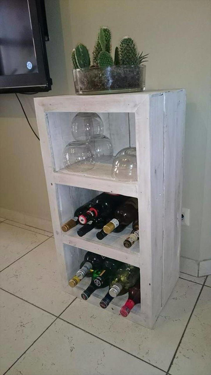 diy-pallet-beverage-bottle-rack