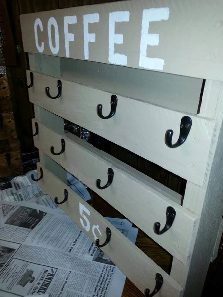 Wooden pallet coffee mug holder