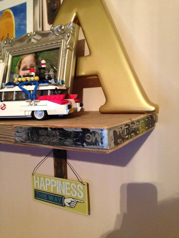 pallet display shelves