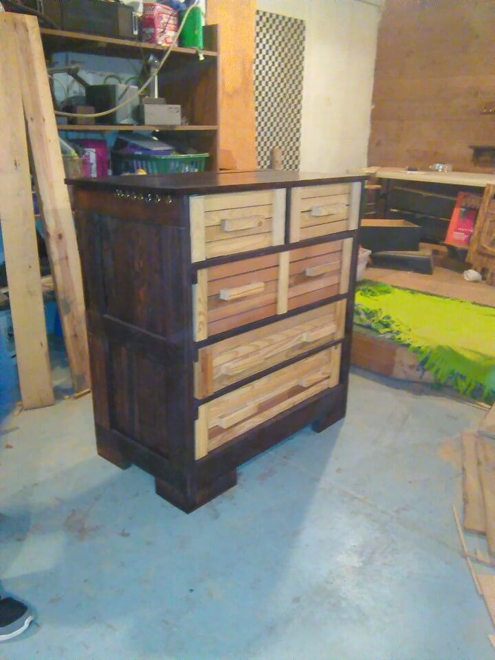 Wooden pallet dresser
