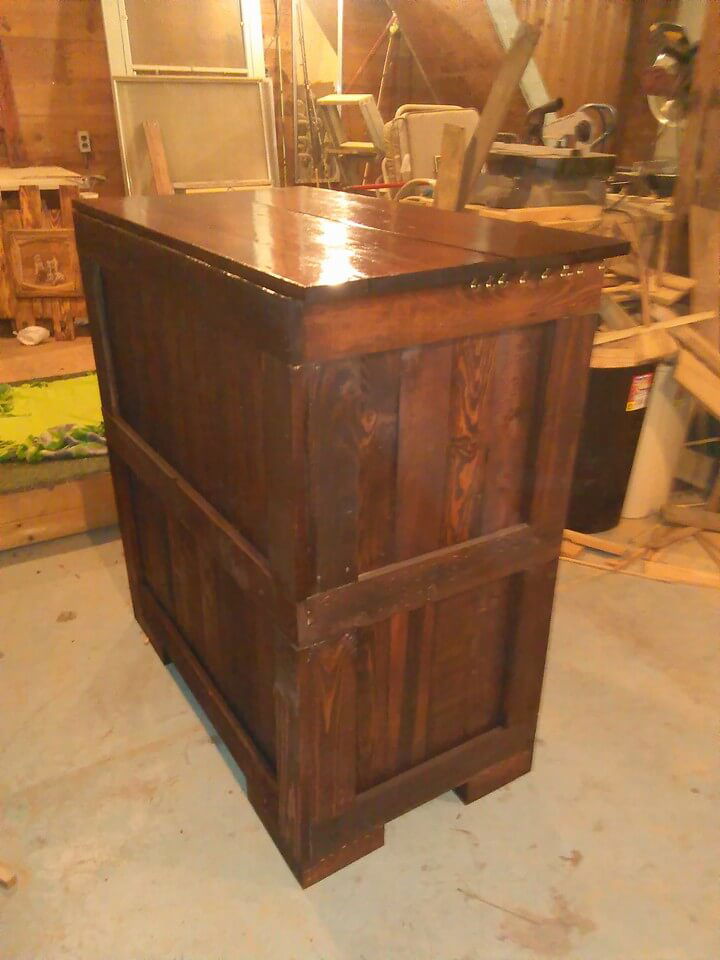 Recycled pallet dresser
