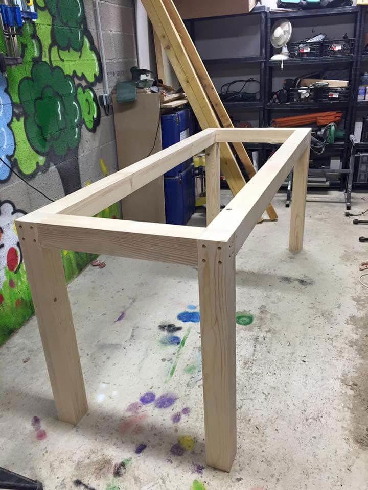 Wooden pallet multi functional table